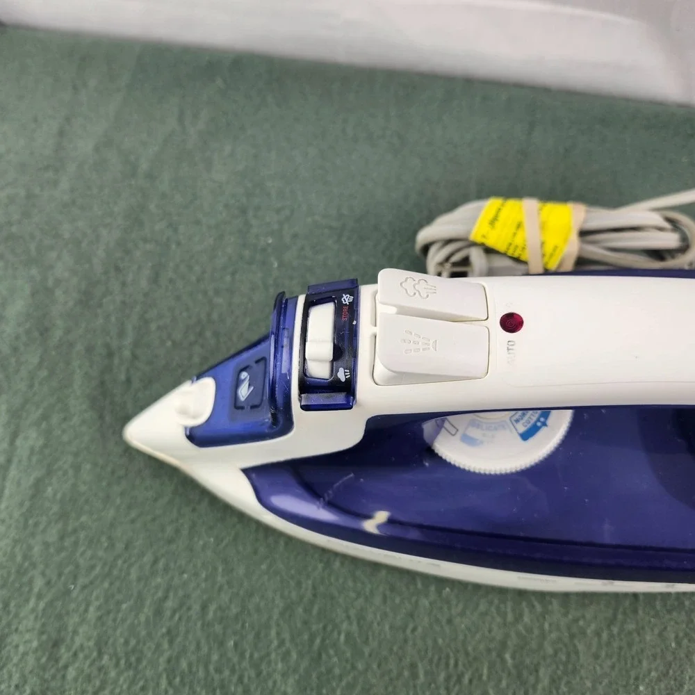 Rowenta DW2170 Accessteam 1600-Watt‎ Steam Iron Stainless Steel Clean Soleplate